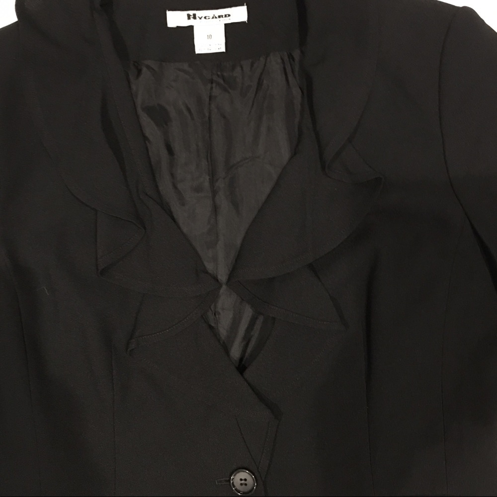 New black jacket w/ruffle collar. 10 - Picture 4 of 5